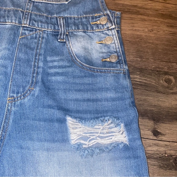 Zenana Distressed Denim Short Overalls Size Small - Picture 6 of 12